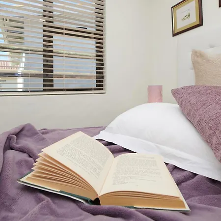 Land'S Edge Eco Friendly Cottages And Apartments Struisbaai Room photo
