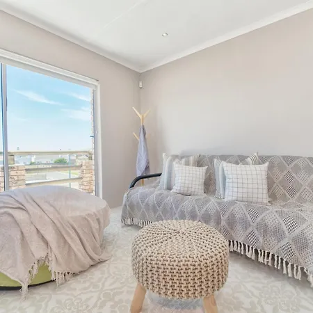 Land'S Edge Eco Friendly Cottages And Apartments Struisbaai Room photo