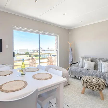 Land'S Edge Eco Friendly Cottages And Apartments Struisbaai Room photo