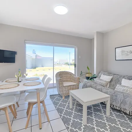 Land'S Edge Eco Friendly Cottages And Apartments Struisbaai Room photo