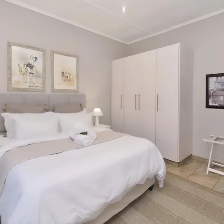 Land'S Edge Eco Friendly Cottages And Apartments Struisbaai Exterior photo