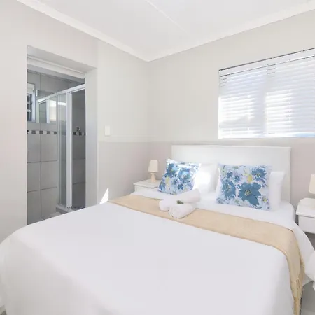 Land'S Edge Eco Friendly Cottages And Apartments Struisbaai Exterior photo