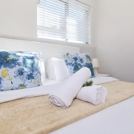 Land'S Edge Eco Friendly Cottages And Apartments Struisbaai Exterior photo