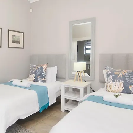 Land'S Edge Eco Friendly Cottages And Apartments Struisbaai Exterior photo