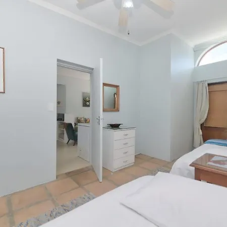 Land'S Edge Eco Friendly Cottages And Apartments Struisbaai Exterior photo