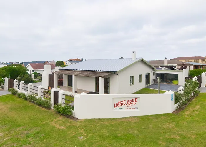 Land\'S Edge Eco Friendly Cottages And Apartments