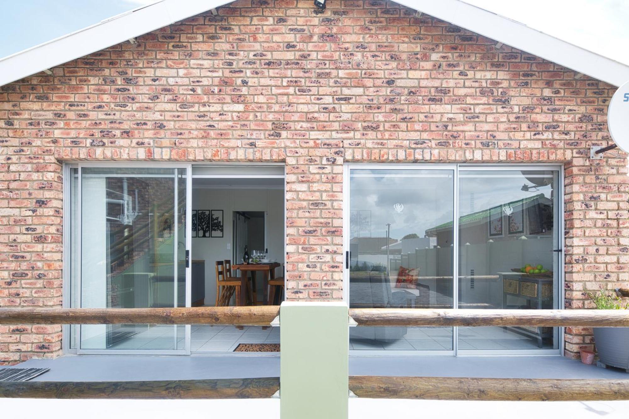 Land's Edge Eco Friendly And Apartment Struisbaai