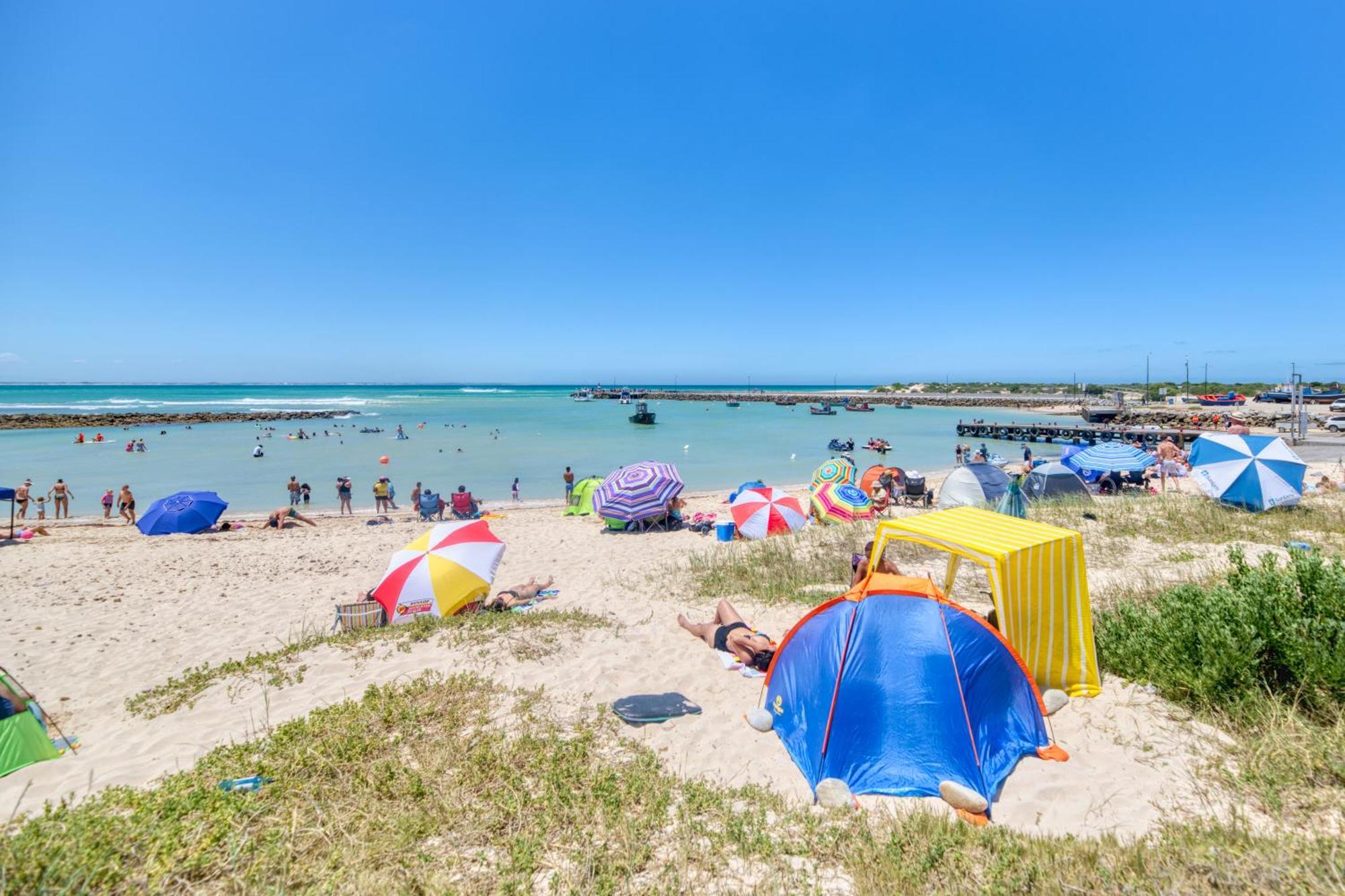 Land's Edge Eco Friendly And * Struisbaai